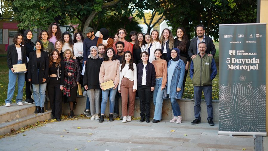 5 Duyuda İstanbul: Haliç Atölyesi 30 Yaş Altı Gençlere Düzenlendi}