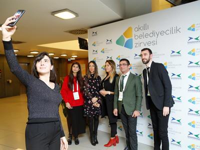 Akıllı Şehirlerin Geleceği Bu Zirve’de Konuşuldu}