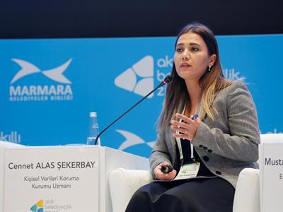 Akıllı Şehirlerin Geleceği Bu Zirve’de Konuşuldu}