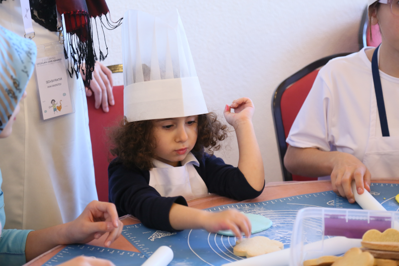 “Göçmen Çocuk İçin Bir Şehir”}