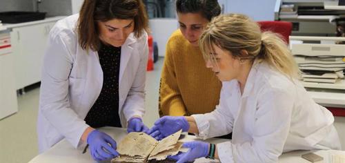 Kâğıt Restorasyonu ve Uygulama Örnekleri Bu Seminerde
